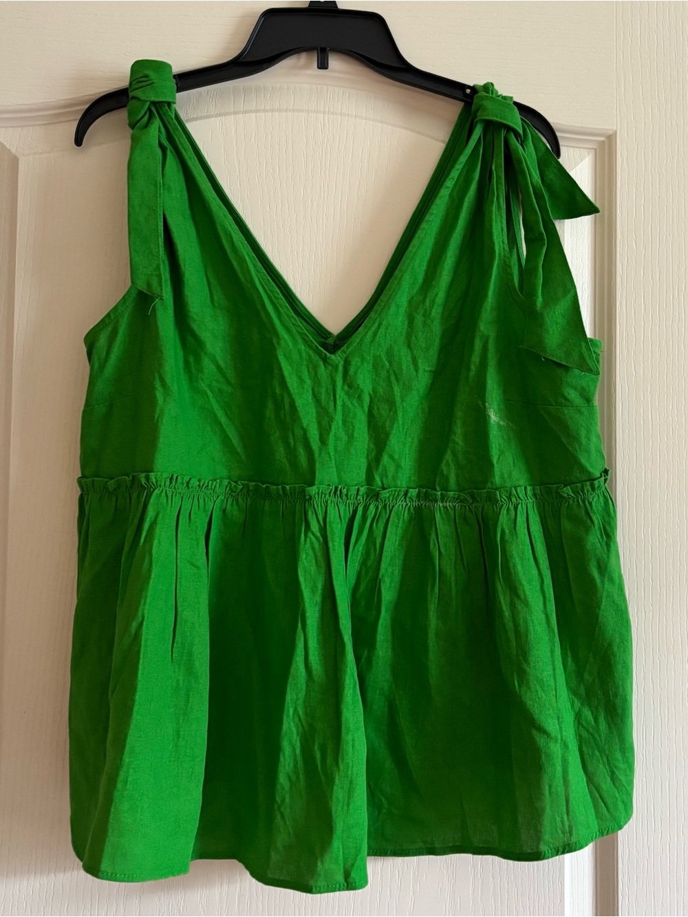 Who What Wear Green Tie-Shoulder V-Neck Camisole